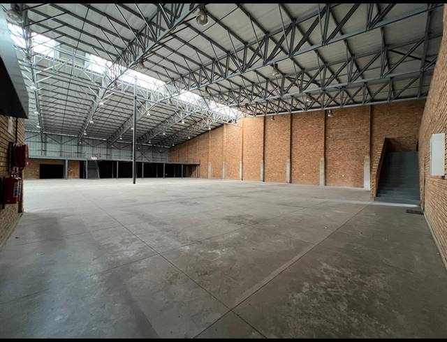 2,499M² WAREHOUSE TO LET IN LASER PARK